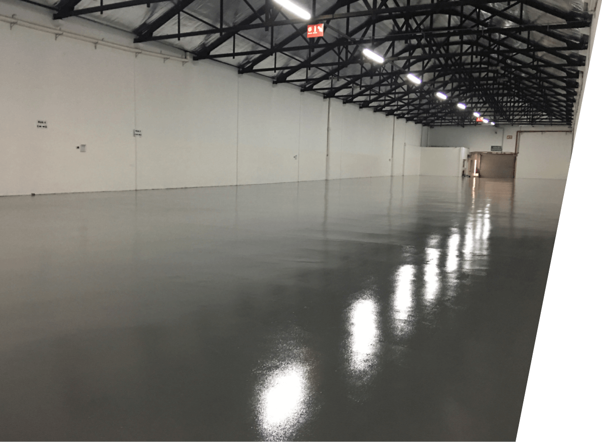 Piso de concreto com pintura em resina epóxi - São Paulo(SP) - 2018